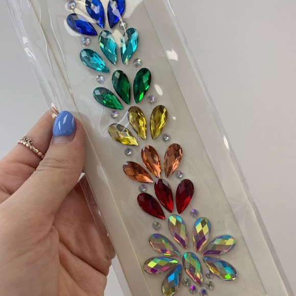 Jewels Babe - Picture 5 of 5